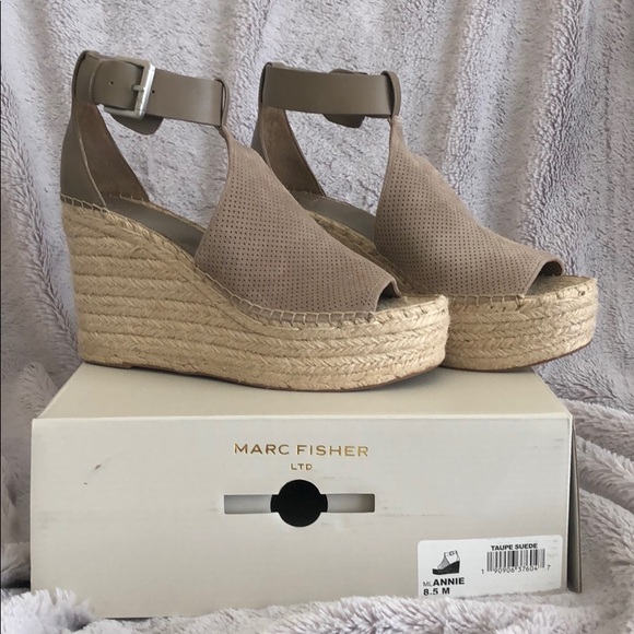 NIB Marc Fisher Annie wedges - Picture 2 of 4